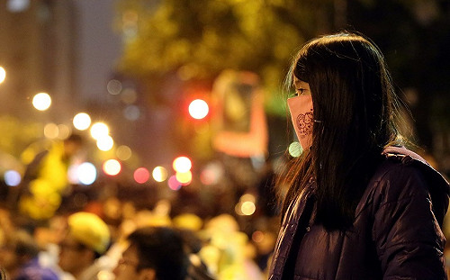 低溫沙塵暴夾擊  跨年看日出穿厚衣戴口罩