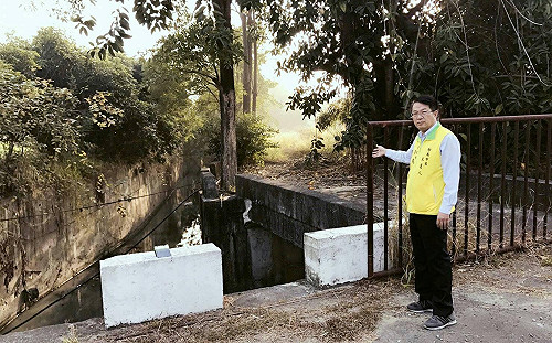顏純左站路口拜票  台南市民直接反映輿情