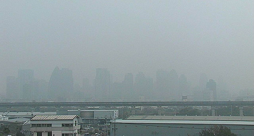 天空灰空品紅  中市台電降載2100百萬瓦