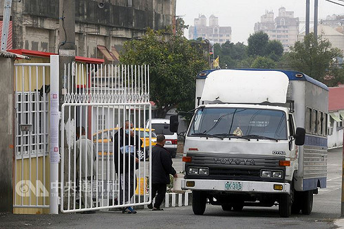 防疫出問題是誰的恥辱？龍發堂與高雄市衛生局續互嗆