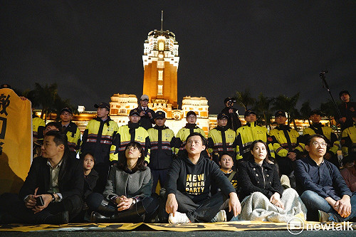 時力禁食抗議勞基法修惡 柯建銘：任何阻撓都是徒勞無功