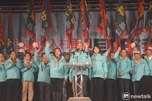 張明達第一場造勢大會 支持者風雨無阻相挺