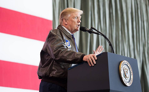 10大尷尬時刻 川普上任將滿一年回顧