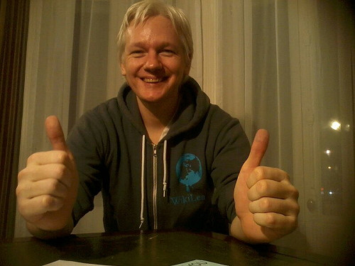 才說要被掃地出門  亞桑傑被爆疑歸化厄瓜多