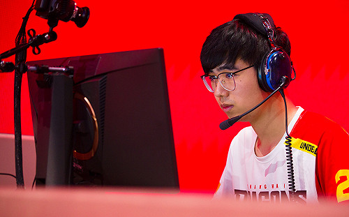 《鬥陣特攻》上海龍之隊遭4:0輾壓 中國網友怒酸:上海蟲