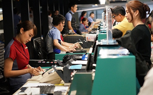 非法解雇4空服員？華航回應：考績未達規定才資遣