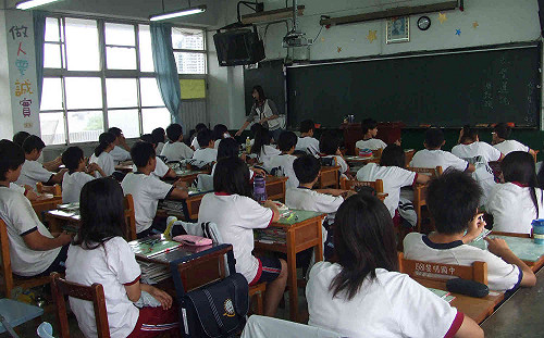 民眾提案九點上課三點放學 教部：短期難達成