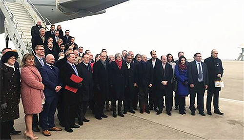 梅伊抵北京訪問  中國外交部籲「一帶一路」框架下合作