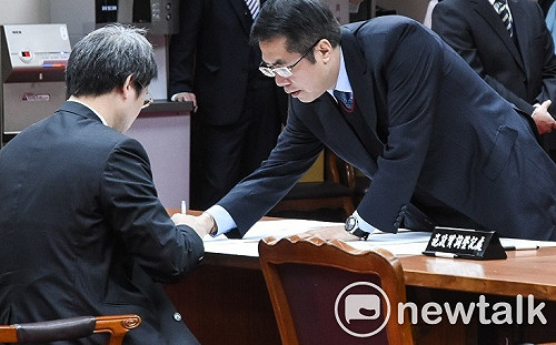 黃偉哲拔得頭籌盼初選盡快結束  王定宇幽默回應