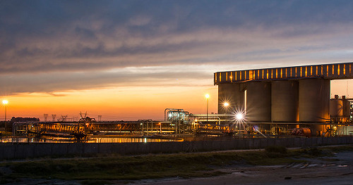 南非約翰尼斯堡金礦遭雷劈停電  950礦工受困