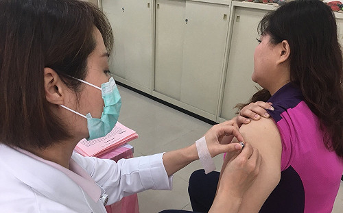 疫苗缺貨新北25校延後施打  衛生局承諾：30日前完成接種