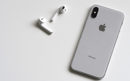 就靠iPhone X   蘋果打贏三星啦！