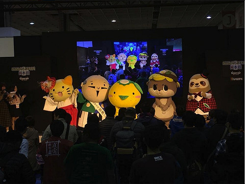 天冷吹不熄粉絲熱情 動漫展倒數第二天人潮爆滿