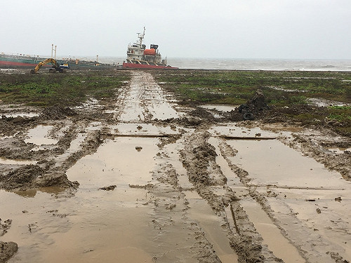 航宇11號擱淺 提前進行殘油移除