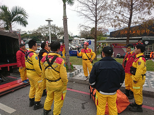 暖心！ 高市救援隊、榮總醫療團已至花蓮搶救