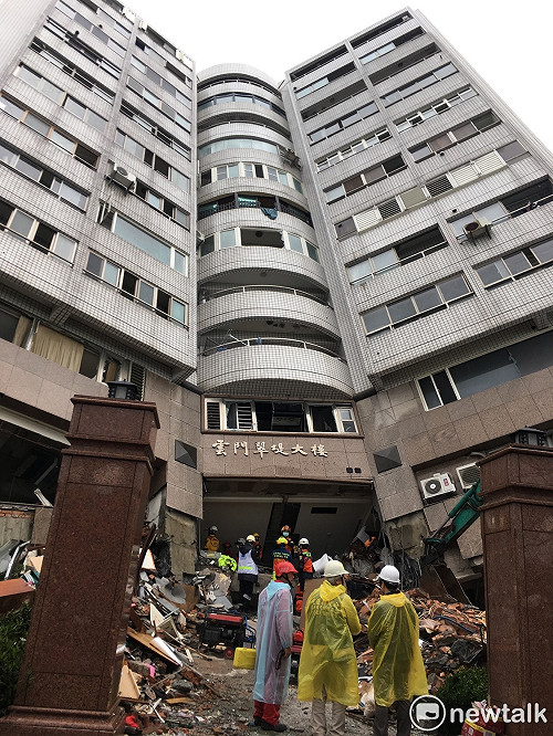 雲門翠堤現場》搜救隊：1、2樓呈現煎餅式擠壓 增加搜救困難