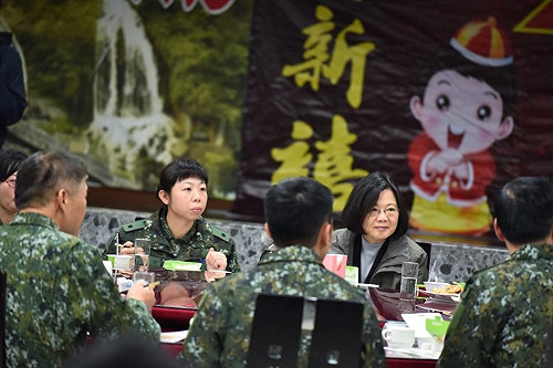 蔡英文昨夜宿花蓮：我們全國都和花蓮在一起