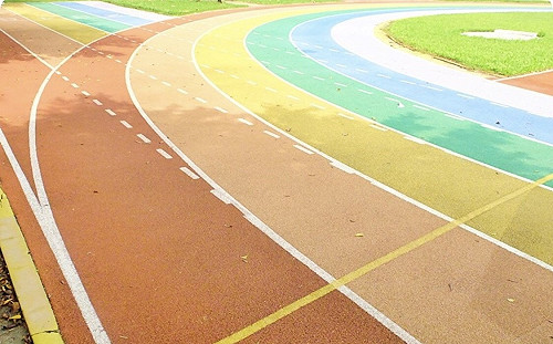 FUN春節》文青風台中新拍法！彩虹跑道＋花海超有FU