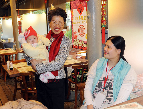 陸配分享家鄉過年習俗 傳遞多元傳統文化