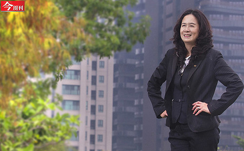 不靠醫生老公  護理師變身業績30億房仲女王