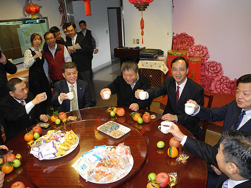 談侯友宜冷淡　周錫瑋：我應該主動一點