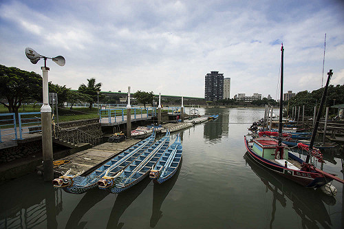 河濱結合龍舟換新裝！鐵馬雙遊河堤正夯