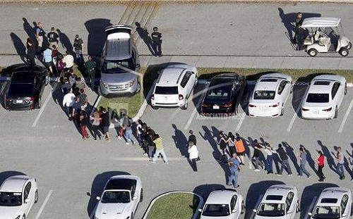 防治校園槍擊事件  佛州公立學校安全官配槍制度生效