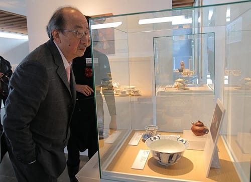 18世紀罕見紫砂壺首度來台  柯建銘一眼認出百萬珍品