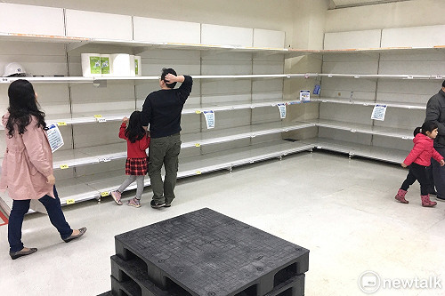 現場直擊》太誇張! 預期衛生紙將漲 大賣場貨源一掃而空