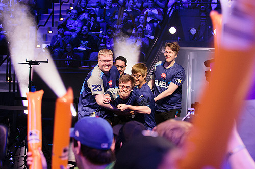 粉絲戰場？《鬥陣特攻》達拉斯小奇英雄榜穩居第一