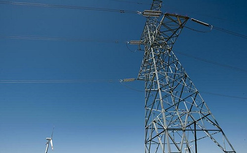 二月亮四顆供電橘燈 台電 : 估因經濟力道強