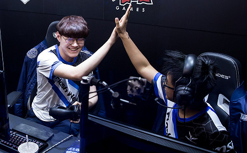 《英雄聯盟》狼群發威8連勝！ 閃電狼重返全球前20 