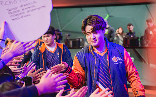 《英雄聯盟》FOX陷新版本困境  Huni請益Peanut