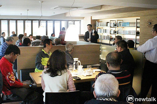 展開密集客廳會，高思博傾聽市民心聲