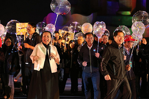 2018臺灣燈會完美Ending 張花冠連三謝