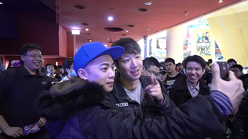 實況主Uzra帶粉絲看電影！《一級玩家》座無虛席(影)