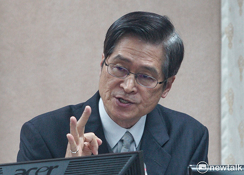 與黃之瀚訪台強踫？嚴德發證實：中國遼寧艦遠訓台海