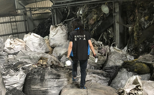 超噁4千公噸廢五金堆廠房  不法業者獲利3千多萬