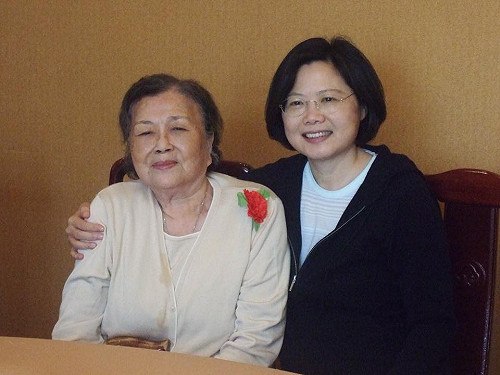 首度發文悼念母親 蔡英文：您永遠在我心中