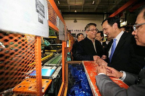 中國防污水衝擊台商  朱立倫參訪鴻海富士康