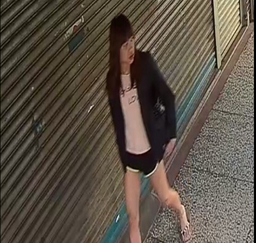 偽娘隨機踹人 只因不爽自己扮不像