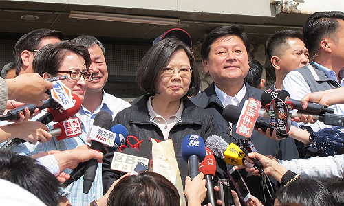 知道朱立倫也在花蓮  蔡英文：大家都來非常好