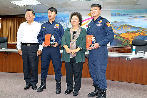 員警英勇駁火 高市警局提破格升職