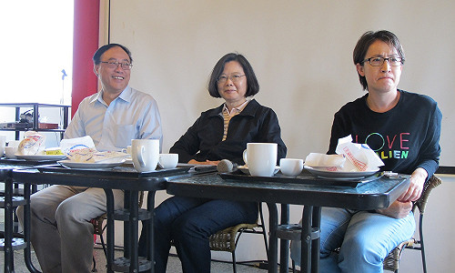 太晚通知傅崐萁 小英：抱歉、下次會早一點