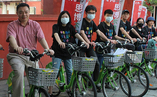 為台南找回藍天  高思博發起空污公投鐵馬連署