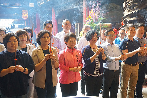 天后挺天后 藍營立院黨團齊聚鎮瀾宮造勢