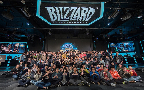 逾百《爐石戰記》玩家現身《黑巫森林》派對同樂！