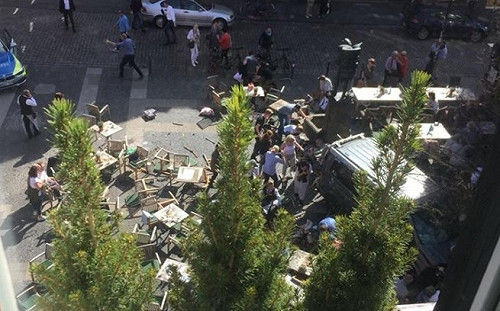 德國廂型車衝撞人群3死20傷 駕駛車內舉槍自盡