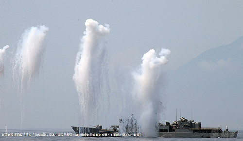 國軍操演》首次登艇校閱  總統：聯合軍演  並非與對岸互別苗頭