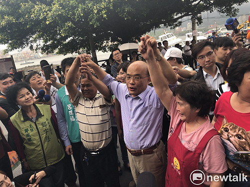 蘇貞昌起手式從八里左岸出發 電火球老縣長的亮度依舊在